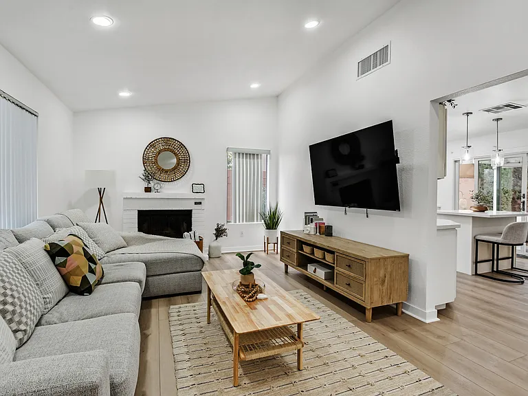 572 Macbrey Dr — Photo 4