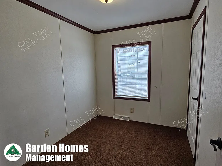 419 Elmwood Cir — Photo 8