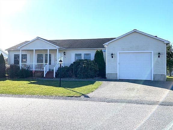 3rd image of 19 Stone Meadow Dr