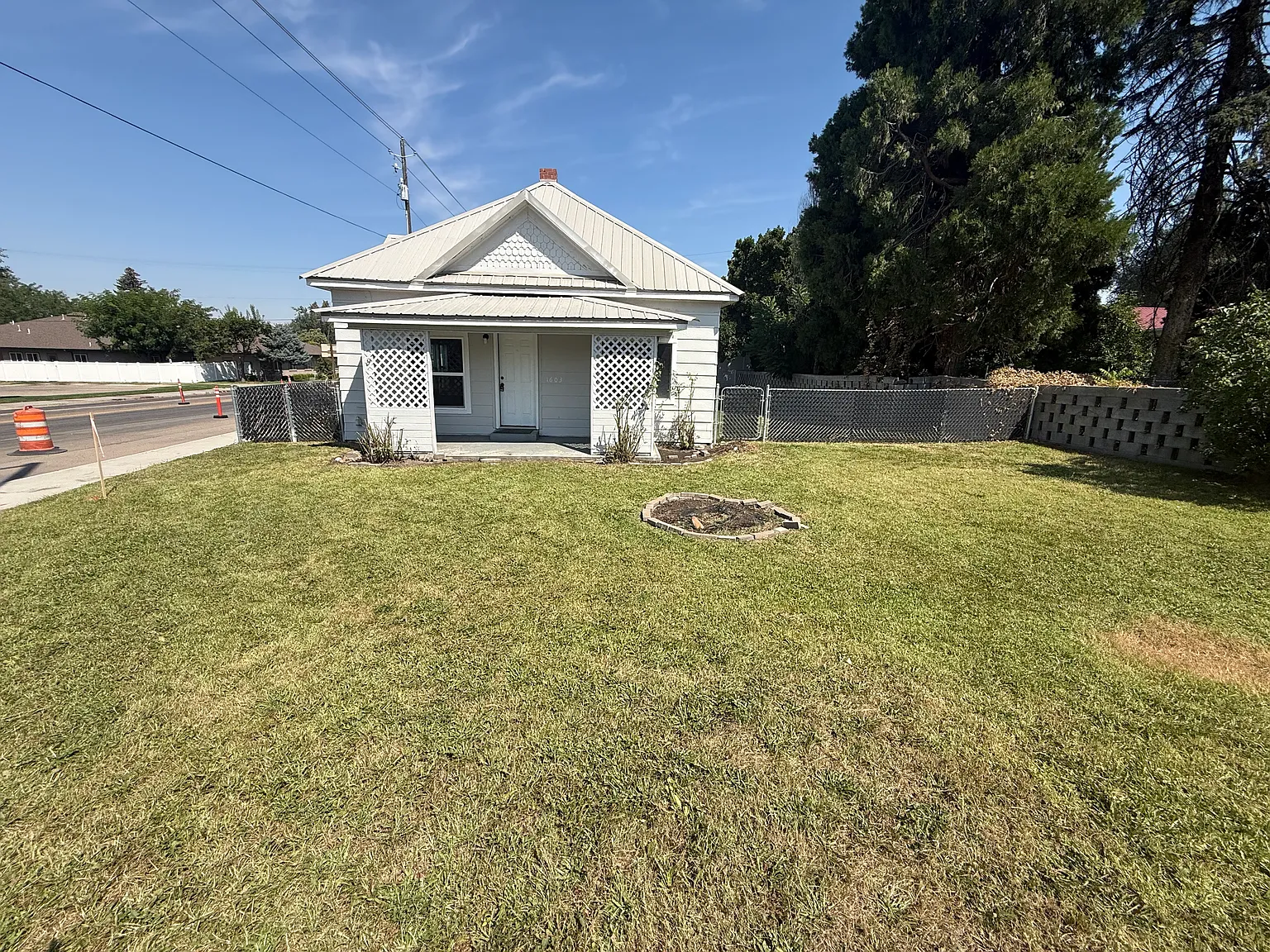 2 bed, 1040 sqft, $1,395 — Photo 1