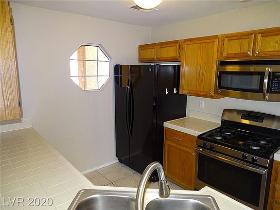 5th image of 1446 Harmony Hill Dr
