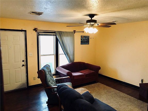 3rd image of 1221 SW 48th St