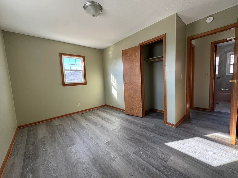 9612 Larimore Ave — Photo 5
