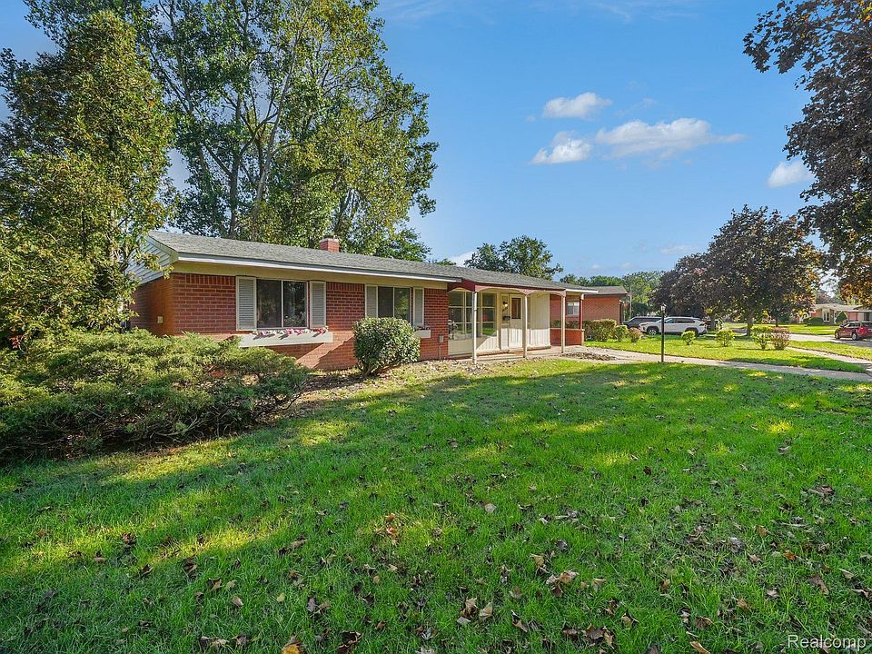 34140 Birchwood St, photo 3