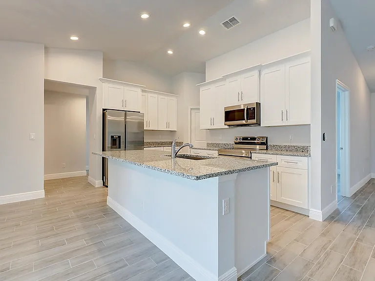 2352 SW Plum Ct — Photo 14