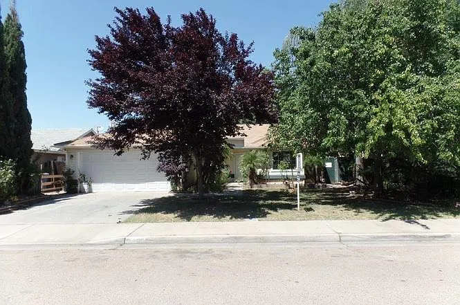 2628 Walnut St photo 1