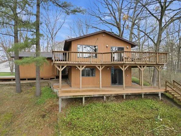 5092 N Lake Sanford Rd, Sanford, MI 48657
