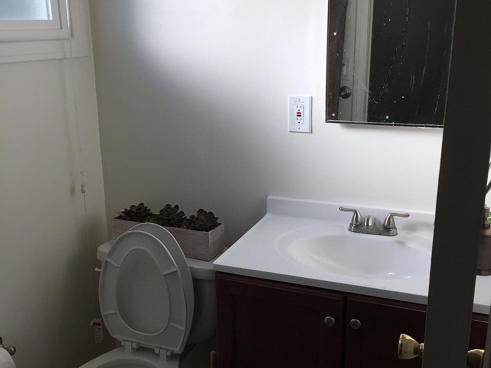 2nd image of 848 S Barranca Ave