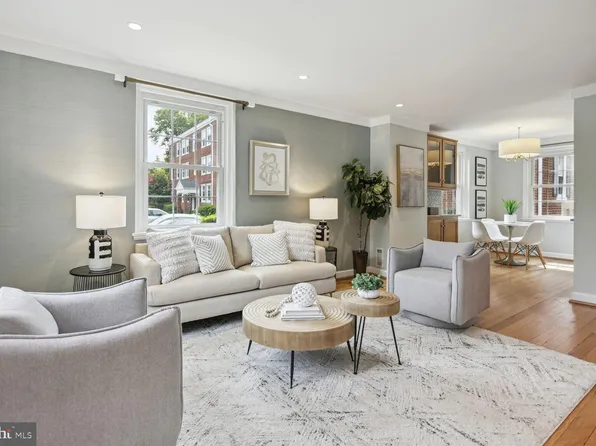 4816 30th St S, Arlington, VA 22206