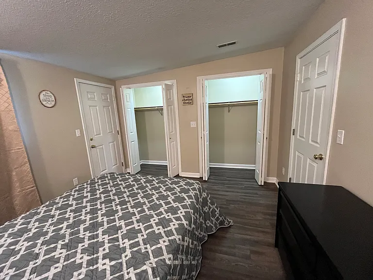204 W Railroad St #5 — Photo 6