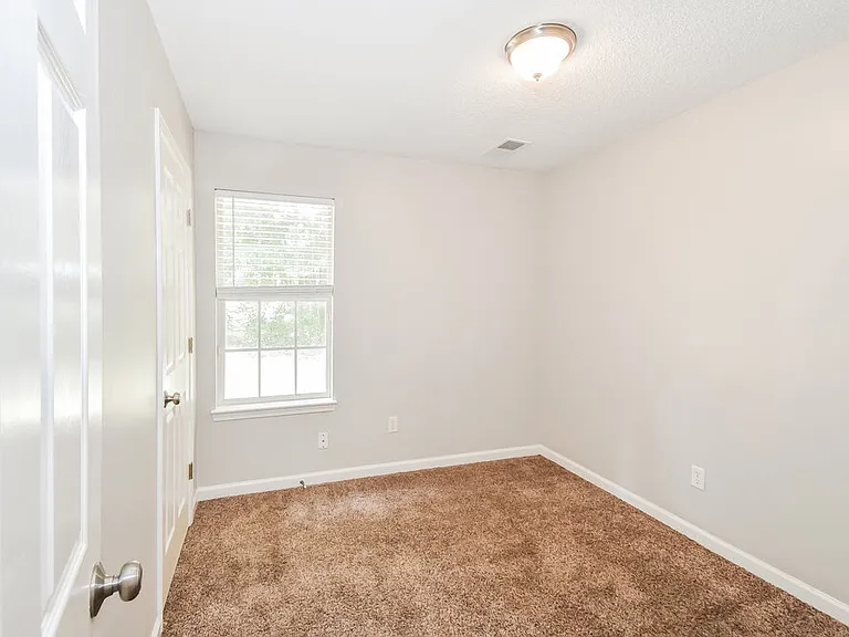 9296 Brooks Dr — Photo 15