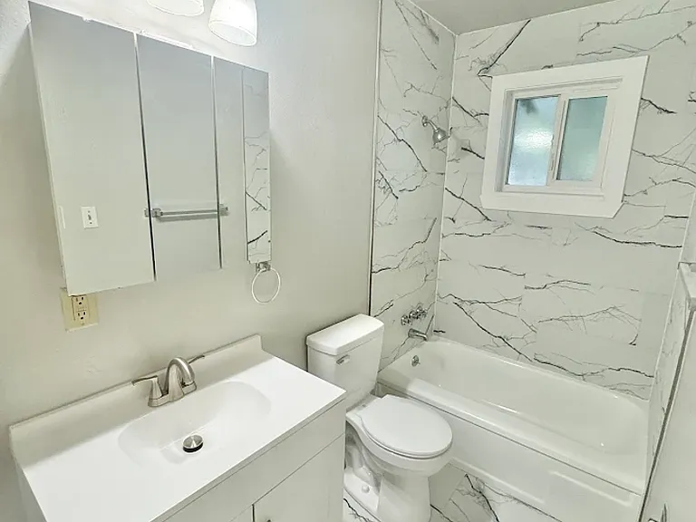 Aspen Creek Apartments — Photo 10