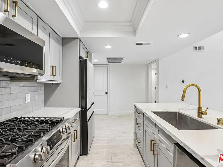 2700 Cahuenga Blvd E #4313 — Photo 9