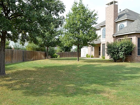 5th image of 202 Mineral Springs Dr
