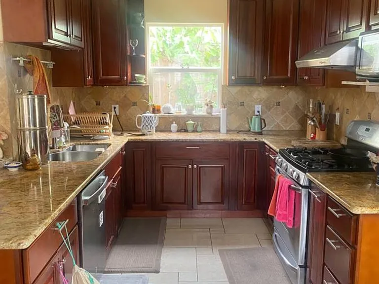 524 Oakland Ave — Photo 10