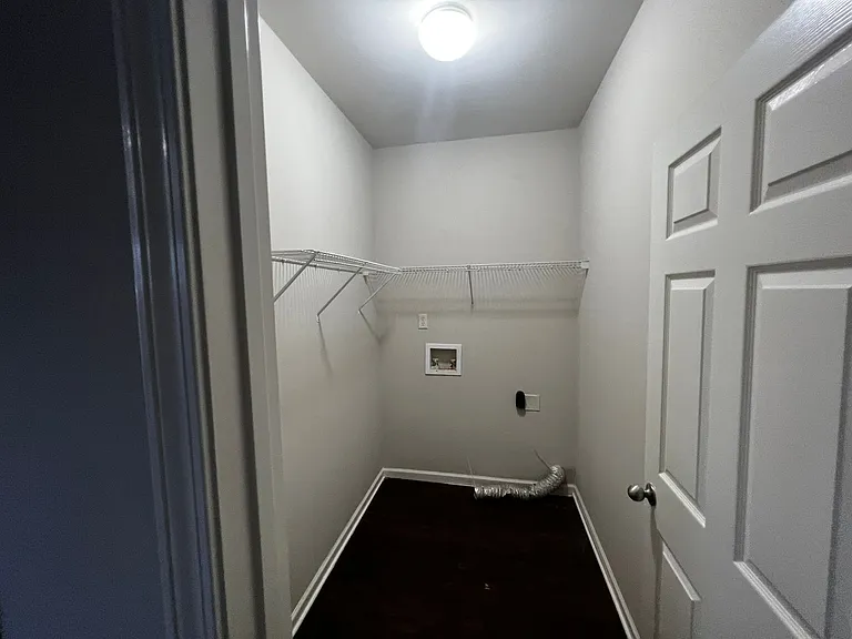2208 Adkins Cir — Photo 16