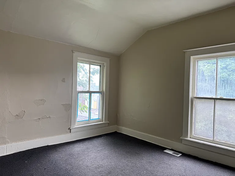 1802 Ferry Ave — Photo 4