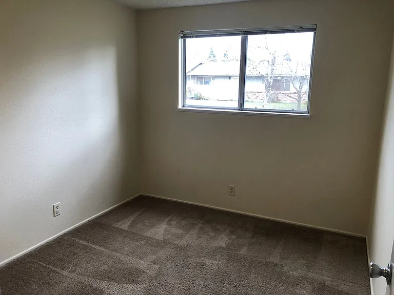 3482 & 3492 Parish St — Photo 14