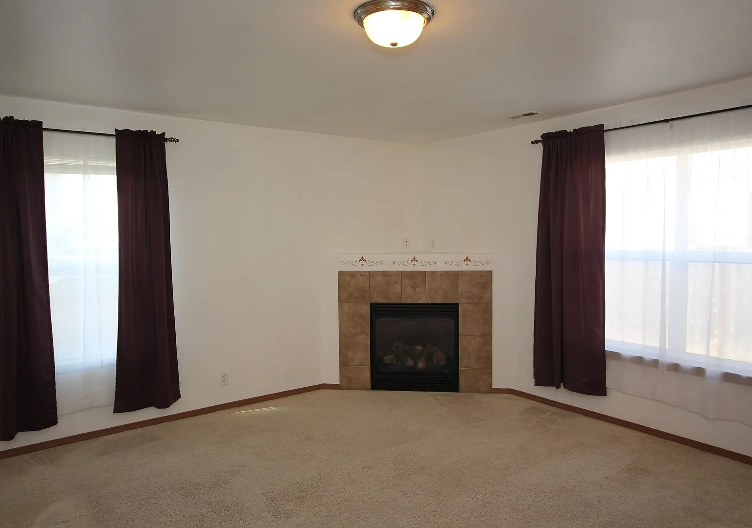Large Corner Lot in Spanaway! — Photo 3
