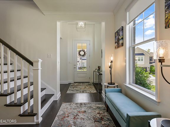 5th image of 1832 English Ivy Ln