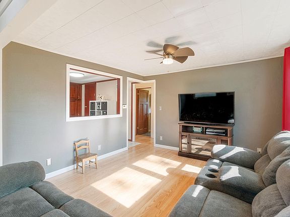 5th image of 923 Rocklyn St