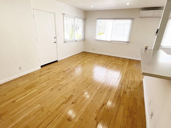3rd image of 1521 12th St APT 10