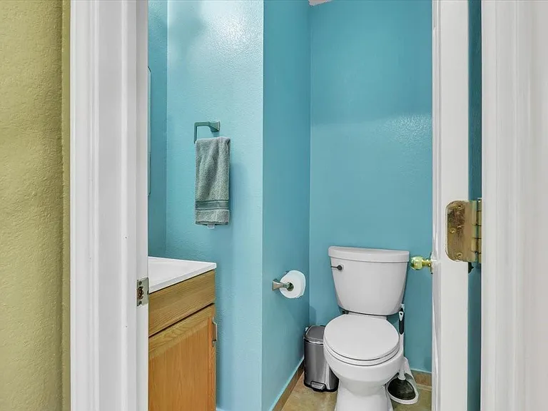 1700 W Pflugerville Pkwy — Photo 7