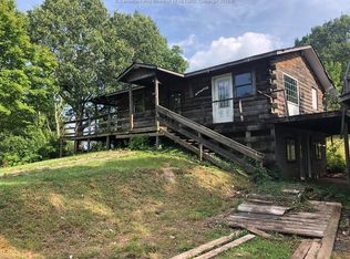 557 N Buck Rdg, Reedy, WV 25270