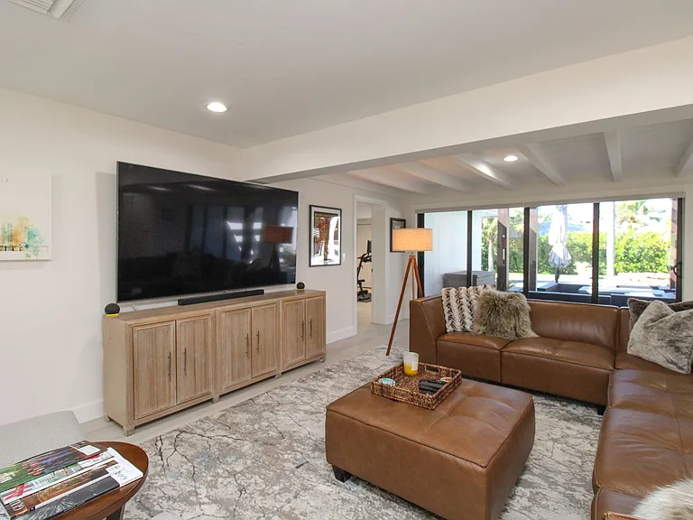 1555 Crayton Rd — Photo 14