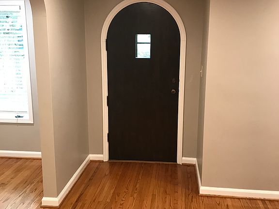 4th image of 88 Royal Pkwy E