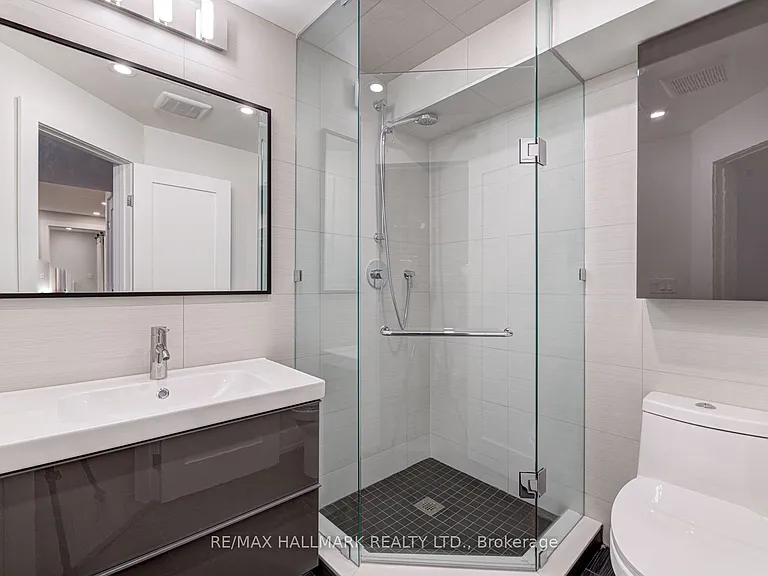 924 Broadview Ave #B — Photo 8