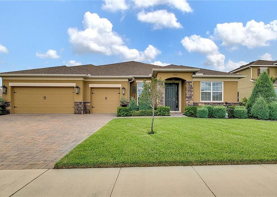 1st image of 9512 Royal Vista Ave