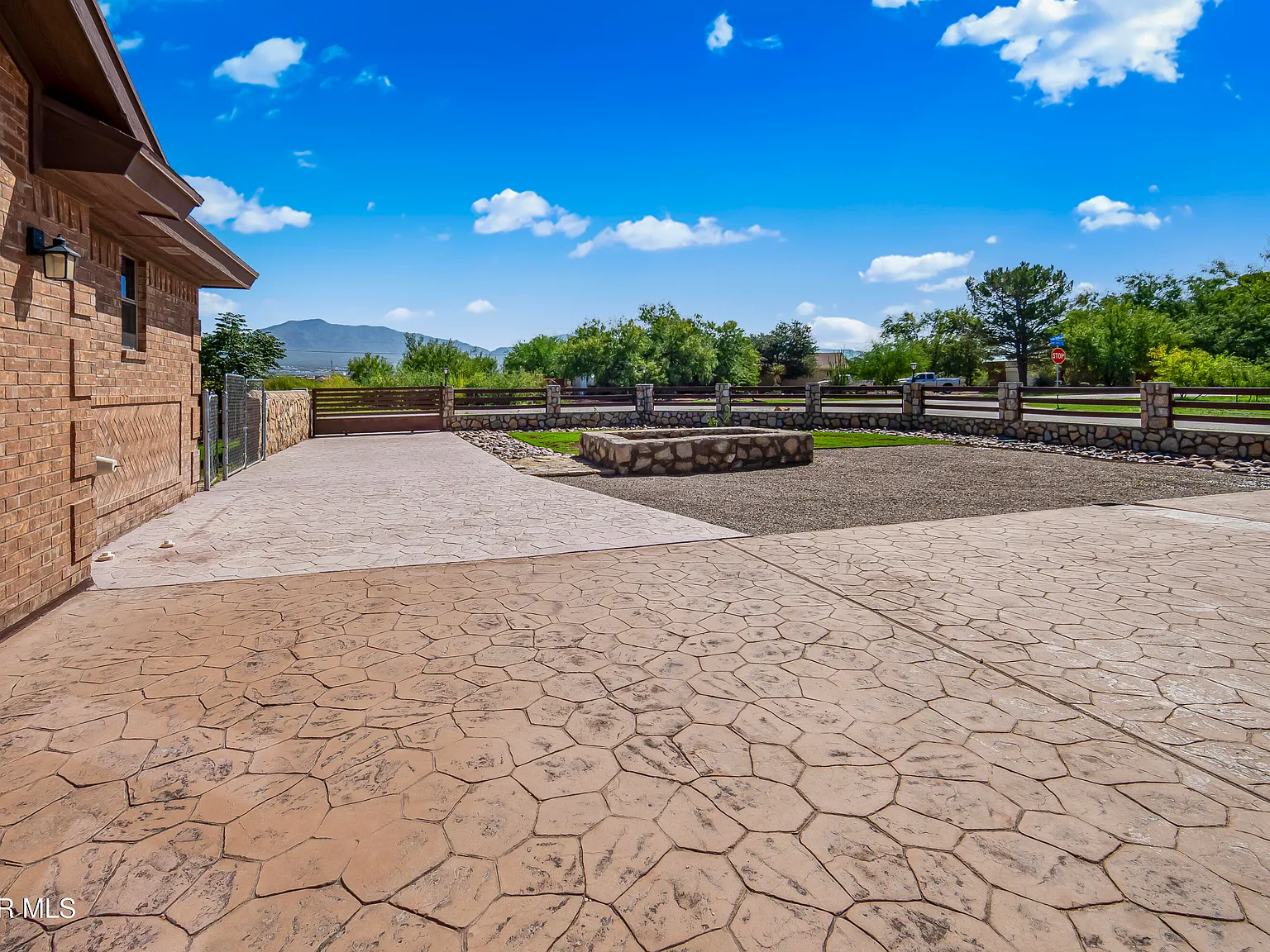 4 bed, 4.5 bath, 3392 sqft, $4,750 — Photo 3