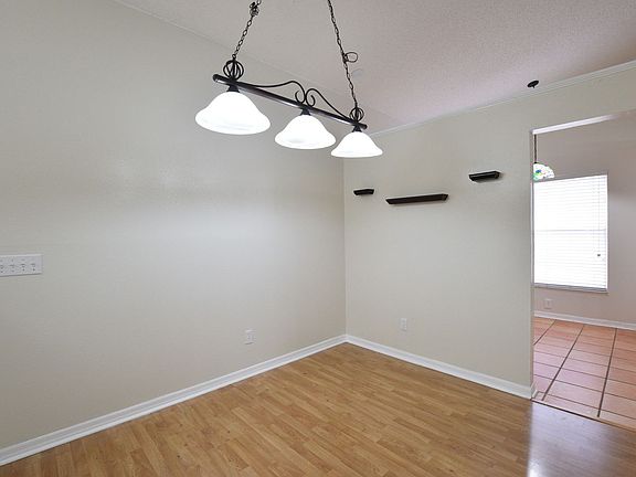 3rd image of 1040 Kelly Creek Cir