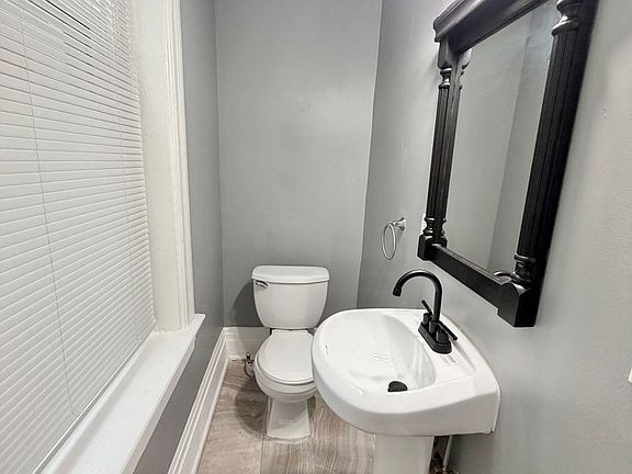 4th image of 447 Warner St APT 1
