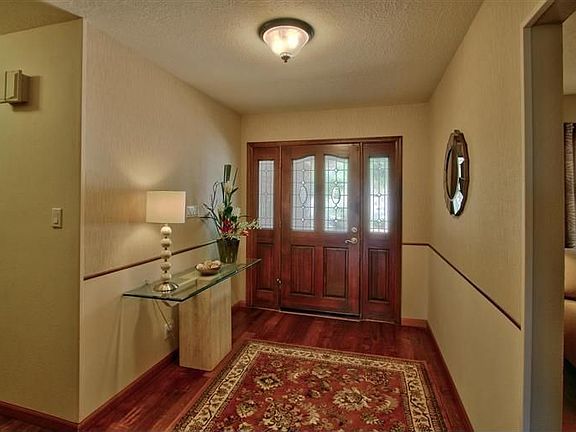 3rd image of 5701 Royal Oak Pl NE