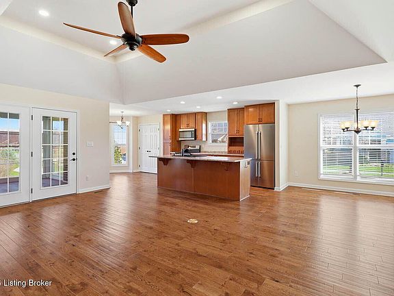 4th image of 11200 Hammond Dr