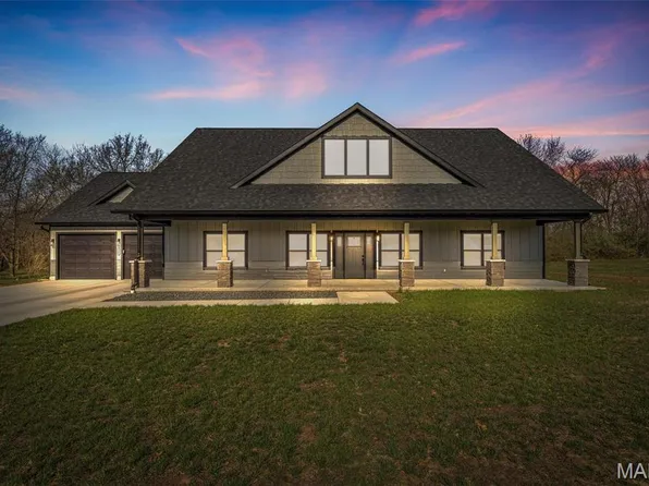 213 Lakeview Dr, Farmington, MO 63640