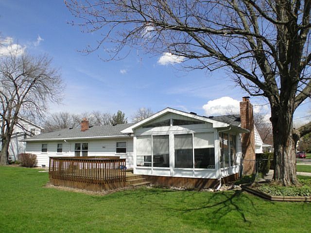 2nd image of 1407 Shannon Ln