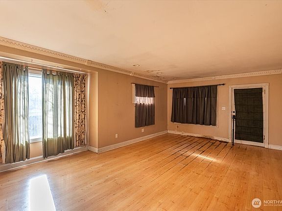 5th image of 5221 S Park Avenue