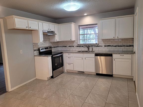 2nd image of 400 Rosewood Dr