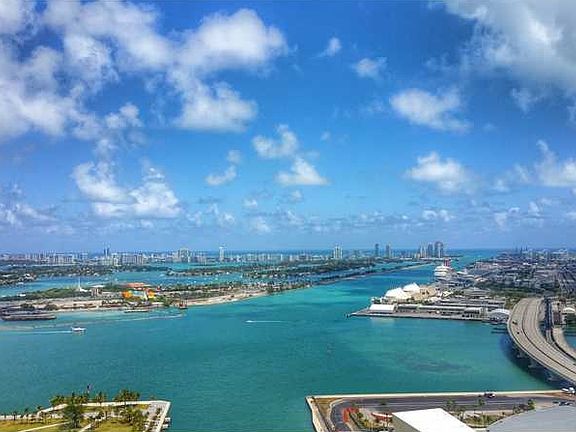 3rd image of 888 Biscayne Blvd APT 3701