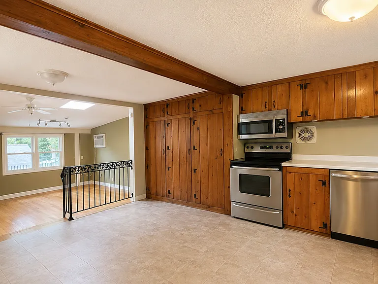 561 Hopewell Rd #1 — Photo 8