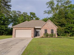 101 Coquille Dr, Madisonville, LA 70447