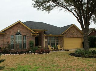 810 N Hampton Dr, Pearland, TX 77584