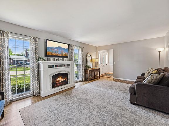 5th image of 995 Tahoe Ter