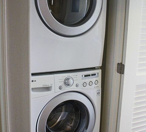 5th image of 936 N Hudson Ave #202