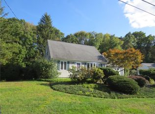 19 Bayberry Hill Dr, Cumberland, RI 02864