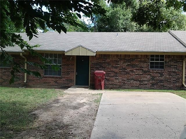 1st image of 150 Pecan St APT 2