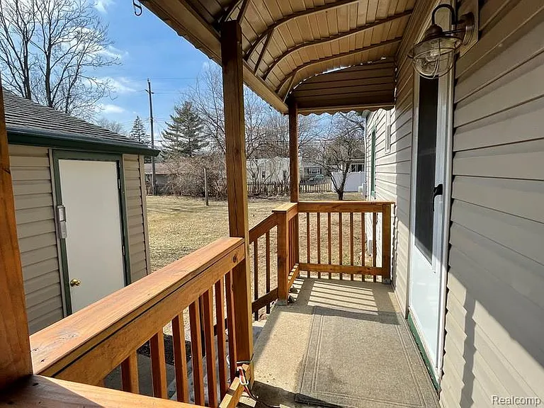 29559 Norfolk St — Photo 13